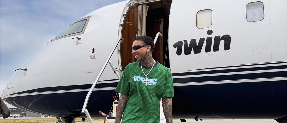 1Win airplane with man stepping out